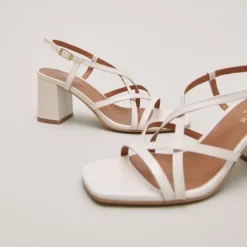 Sandales à talons et brides