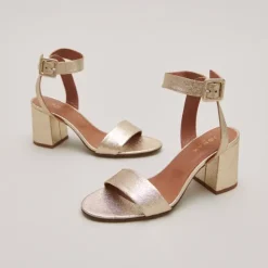 Sandales à talons et brides