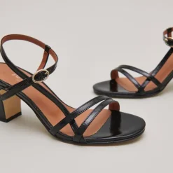Sandales à talons et brides