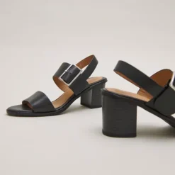 Sandales à talons et brides