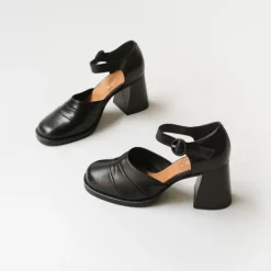 Sandales à talons et brides