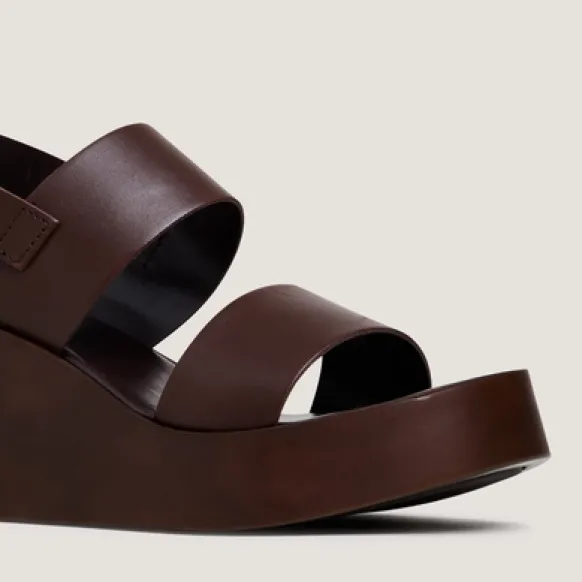 Sandales compensées à brides larges