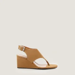 Sandales compensées et brides ajustables
